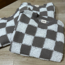 Load image into Gallery viewer, Checkered Sweater
