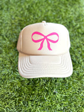 Load image into Gallery viewer, Bow trucker hat
